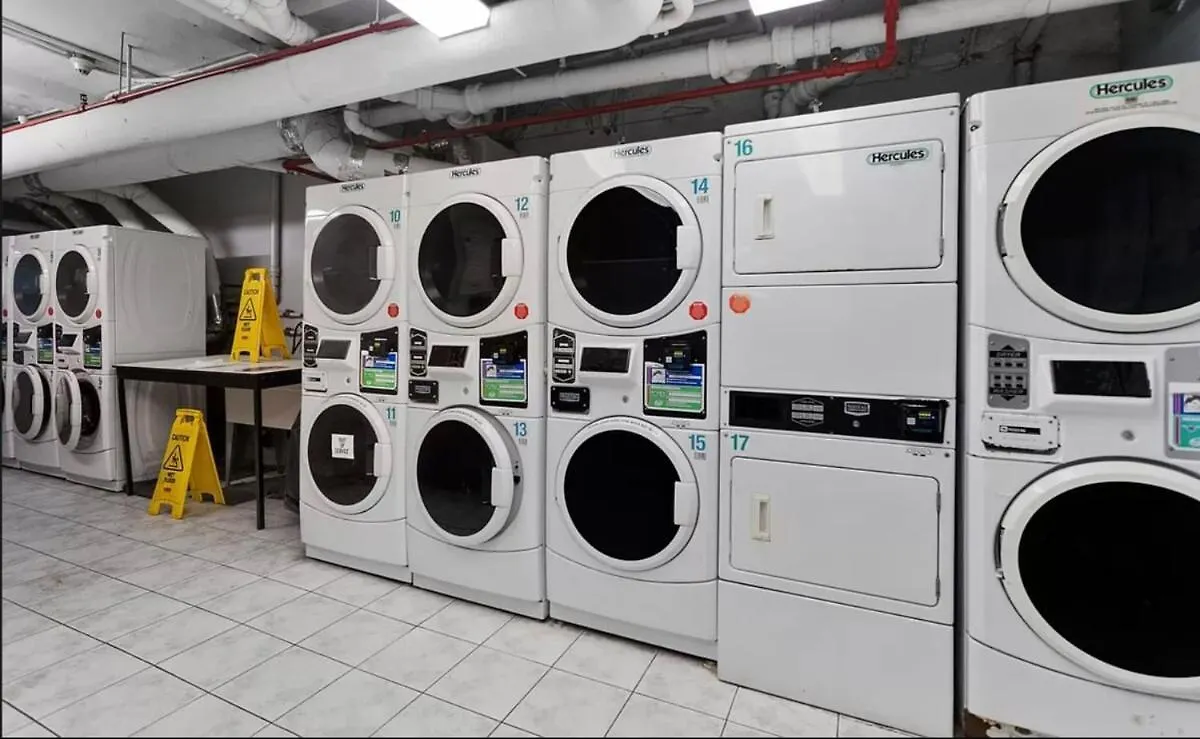 73-1509 New Reno Studio Uws 24H Doorman Gym Laundry New York